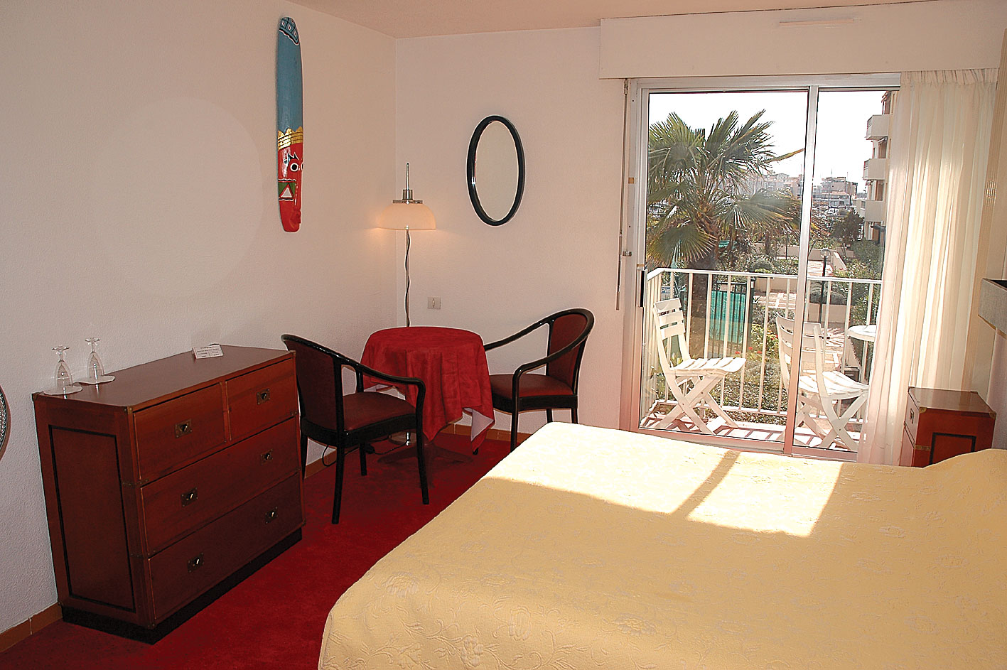 Chambre familiale avec vue sur le parc, de l’hôtel la Voile d’Or au Cap d’Agde.